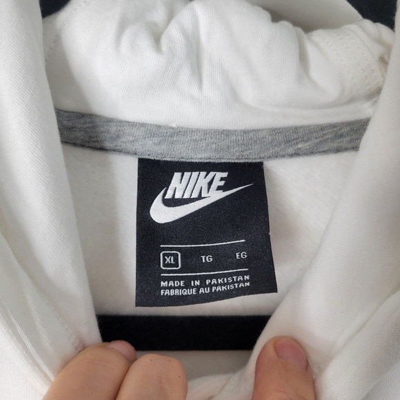 Nike Men's White Fleece Hoodie - Picture 2 of 9